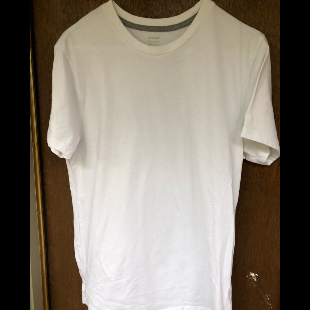 Old Navy white tee
